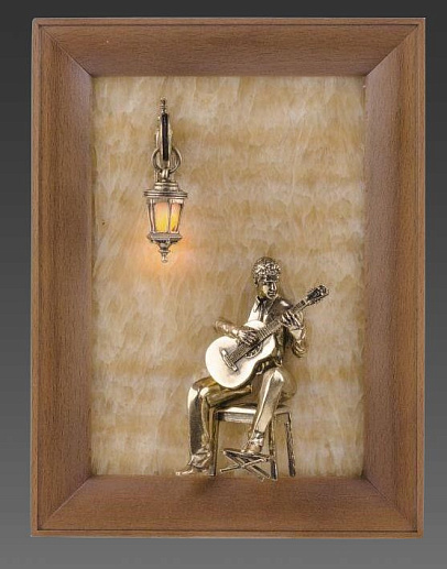 Бронзовая картина на ониксе "Гитарист"