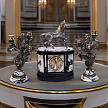 Каминные часы с канделябрами